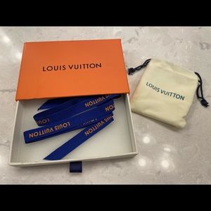 Jewelry dust bag with box